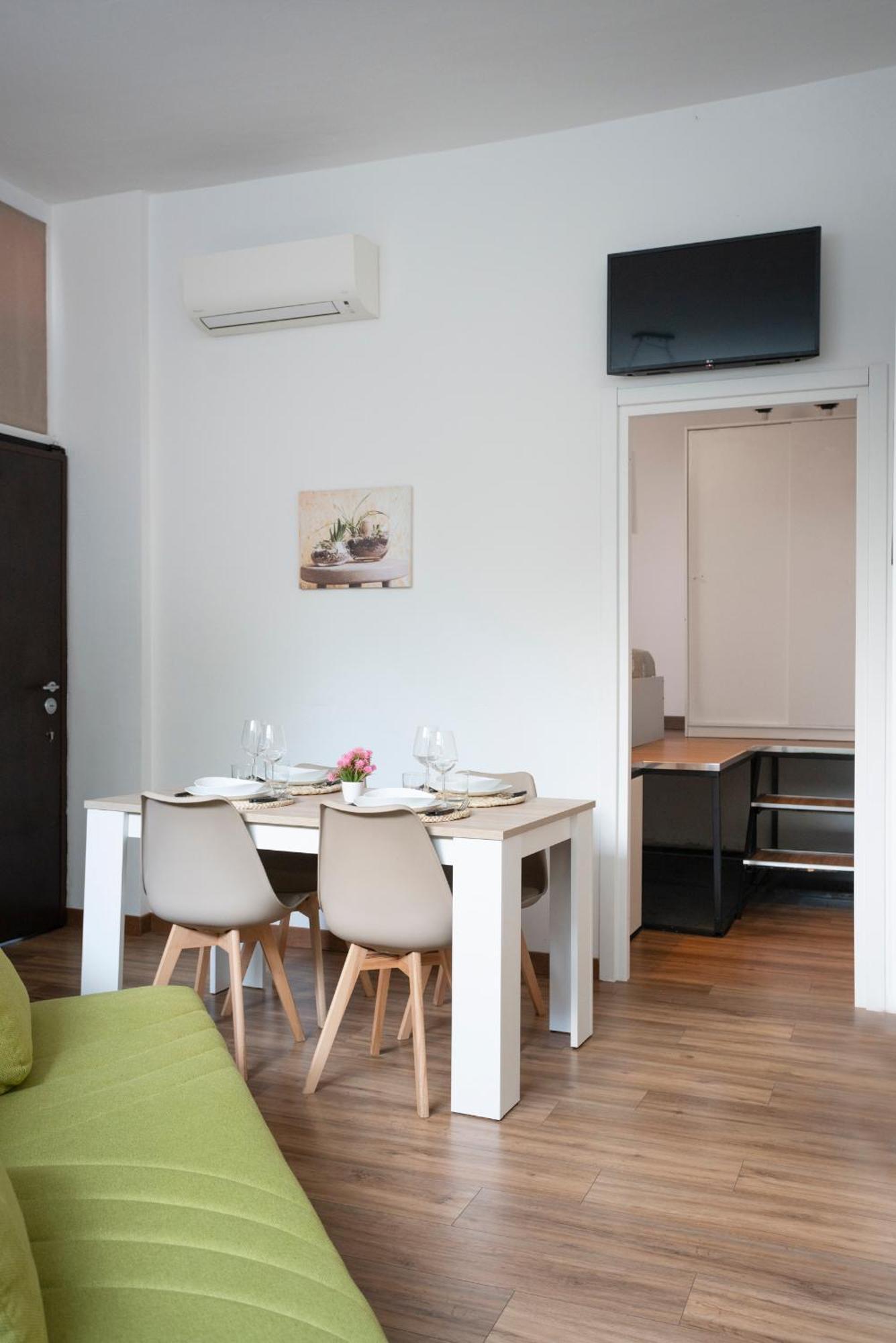 Elegant Sweet Home Suite - Milan, 15 Minute Duomo Milão Exterior foto